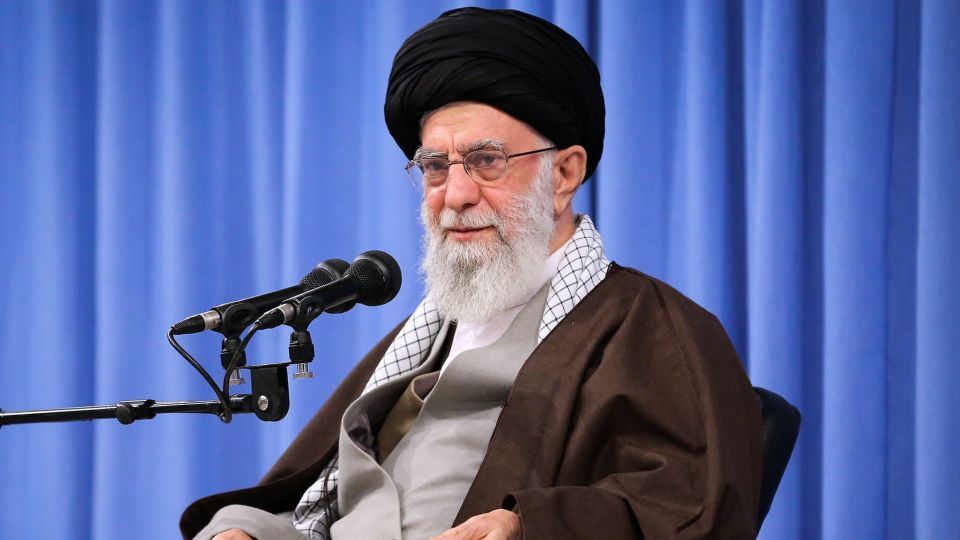 رهبر انقلاب: برخی بی‌محابا برای انتخابات مجلس اسم‌نویسی می‌کنند/ اگر توان مدیریتی ندارید، مسئولیت نپذیرید