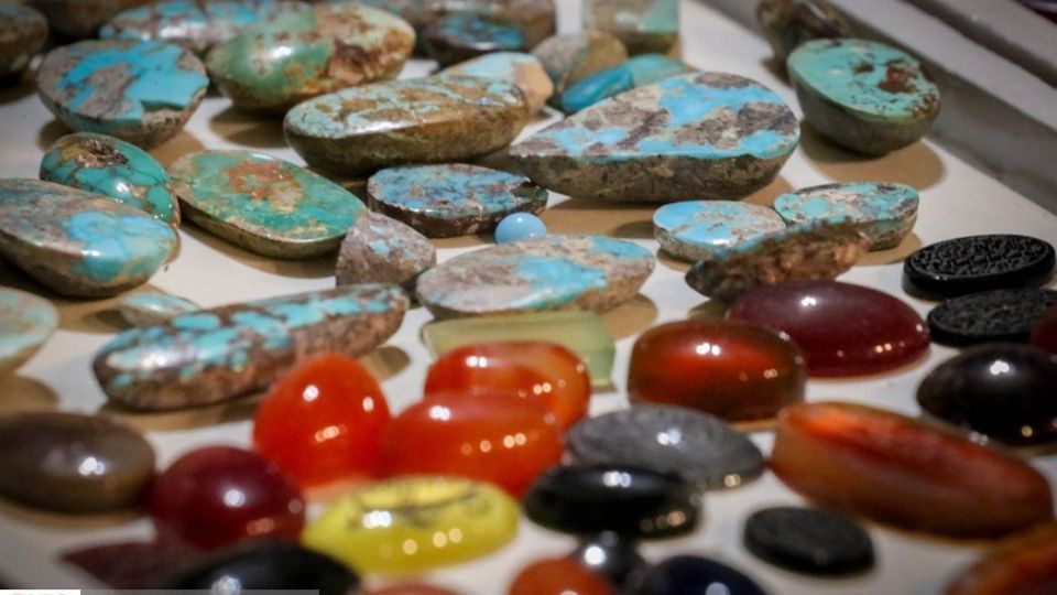 کارگاه انگشتر سازی و قلم زنی