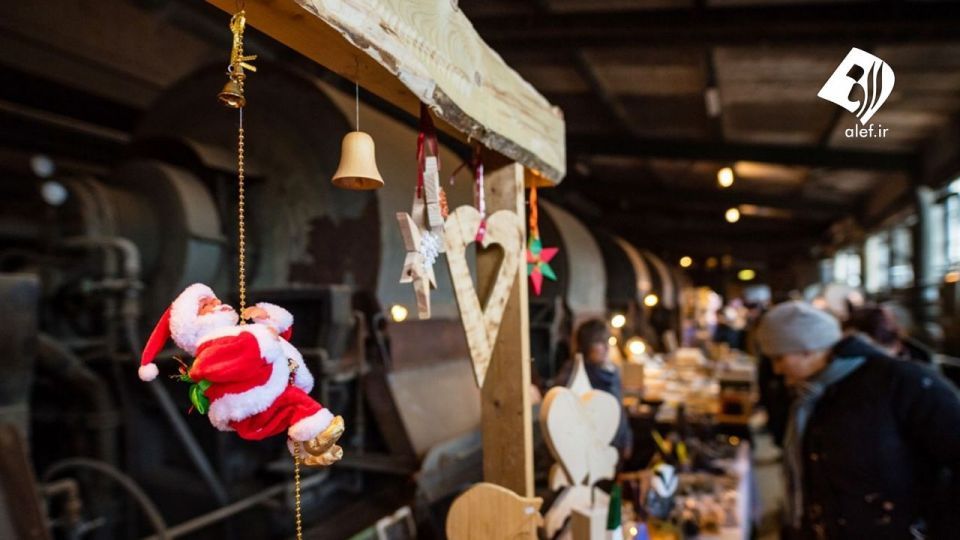 بازار کریسمس در تونل‌های معدن سنگ ۱۰۰۰ ساله