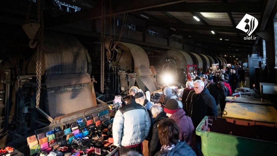 بازار کریسمس در تونل‌های معدن سنگ ۱۰۰۰ ساله