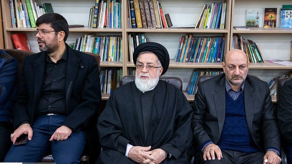 حضور مردم و مسئولین در منزل شهید«حاج قاسم سلیمانی»