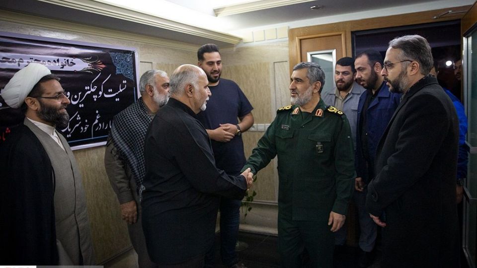 دیدار سردار حاجی زاده با خانواده شهیده فاطمه محمودی