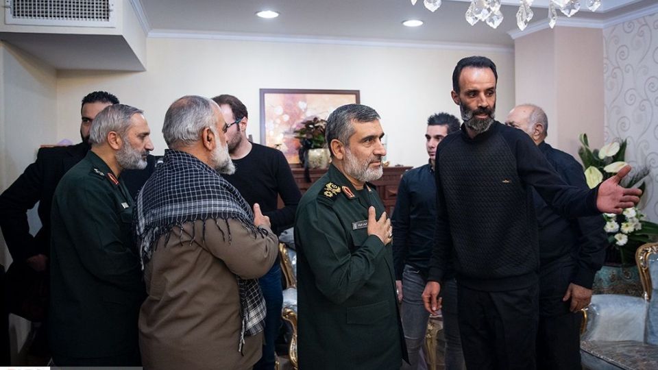 دیدار سردار حاجی زاده با خانواده شهیده فاطمه محمودی