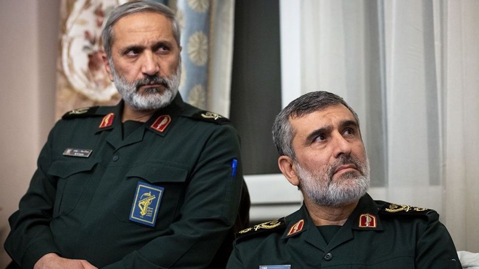 دیدار سردار حاجی زاده با خانواده شهیده فاطمه محمودی