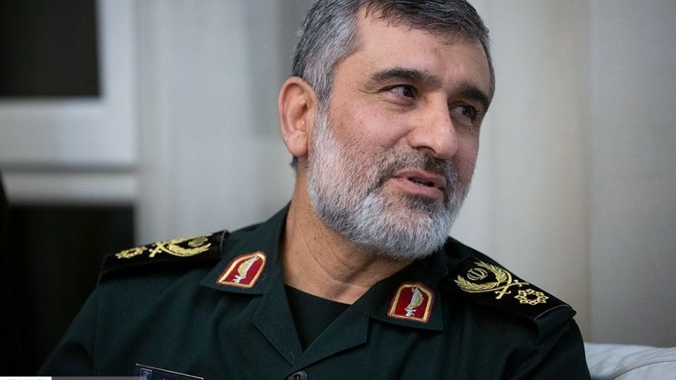 دیدار سردار حاجی زاده با خانواده شهیده فاطمه محمودی