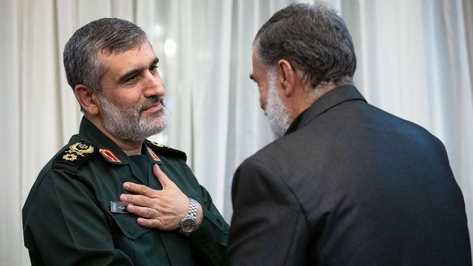 دیدار سردار حاجی زاده با خانواده شهیده فاطمه محمودی