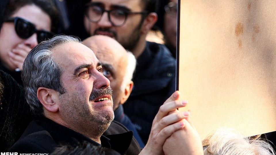 مراسم تشییع ۱۱ نفر از شهدای حادثه سقوط هواپیمای اوکراینی در اصفهان