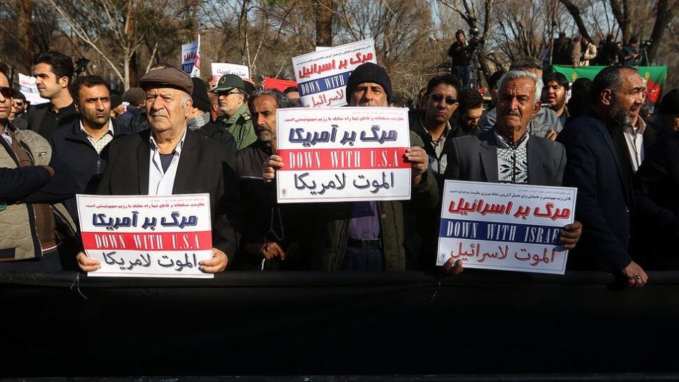 مراسم تشییع ۱۱ نفر از شهدای حادثه سقوط هواپیمای اوکراینی در اصفهان