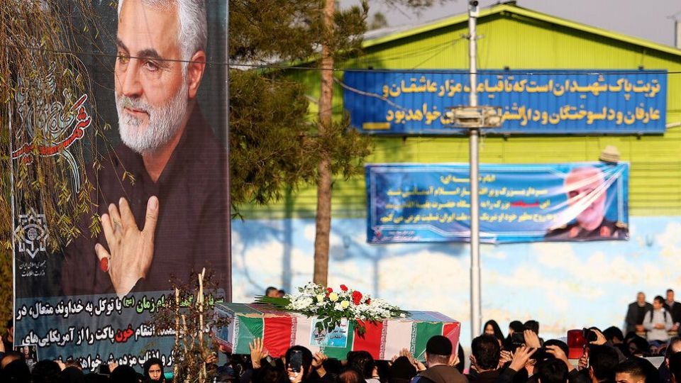 مراسم تشییع ۱۱ نفر از شهدای حادثه سقوط هواپیمای اوکراینی در اصفهان