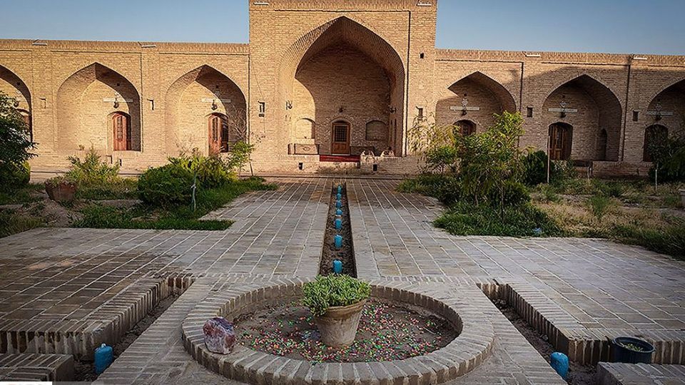 کاروانسرای «ده نمک» سمنان