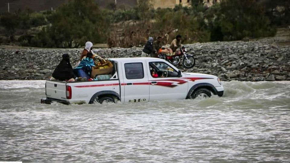 خدمت‌رسانی به مردم سیل‌زده‌ٔ گافْرْ