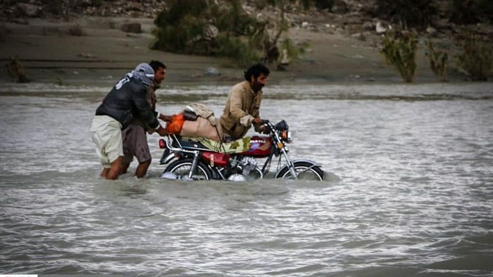 خدمت‌رسانی به مردم سیل‌زده‌ٔ گافْرْ