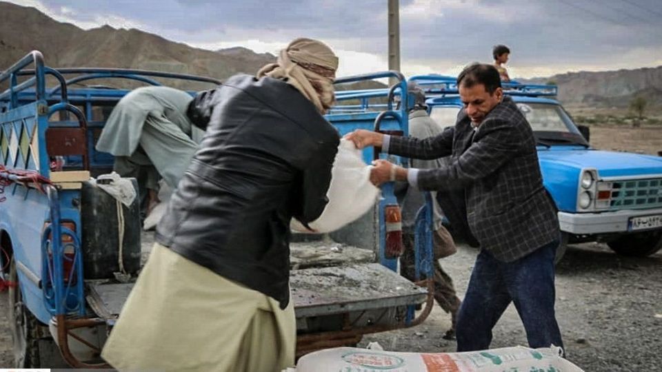 خدمت‌رسانی به مردم سیل‌زده‌ٔ گافْرْ