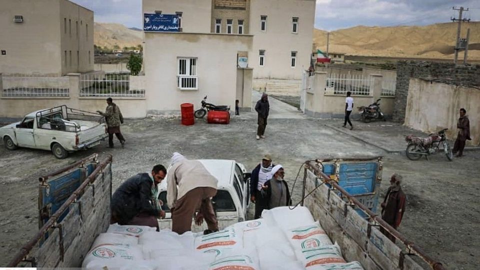 خدمت‌رسانی به مردم سیل‌زده‌ٔ گافْرْ