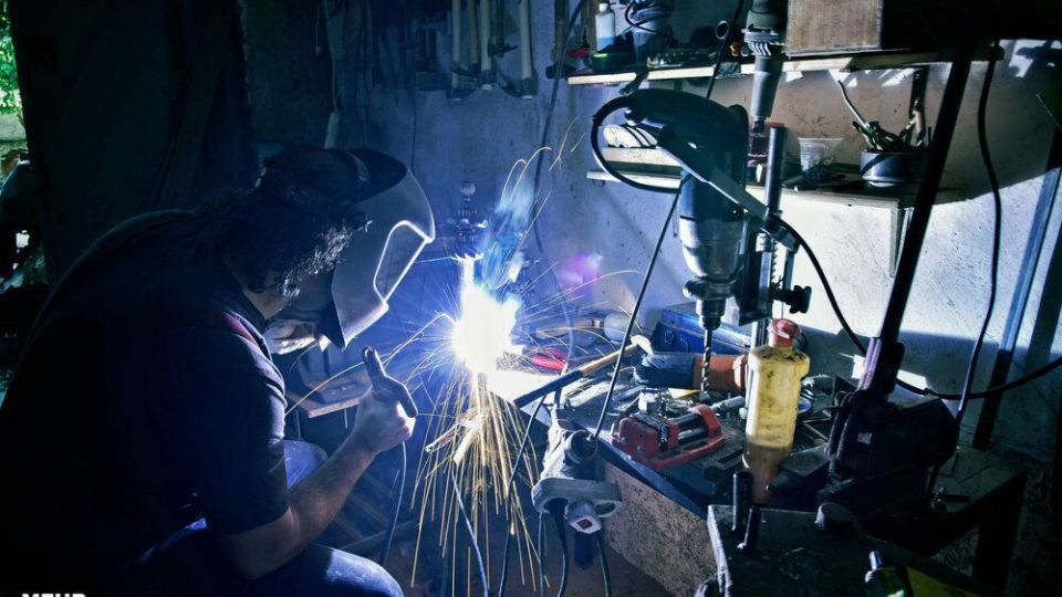 مجسمه سازی با چوب