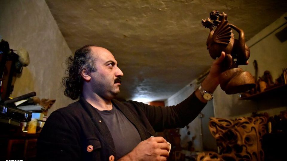 مجسمه سازی با چوب