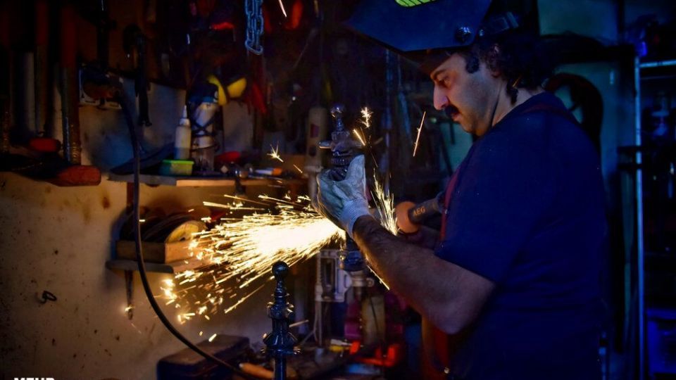 مجسمه سازی با چوب