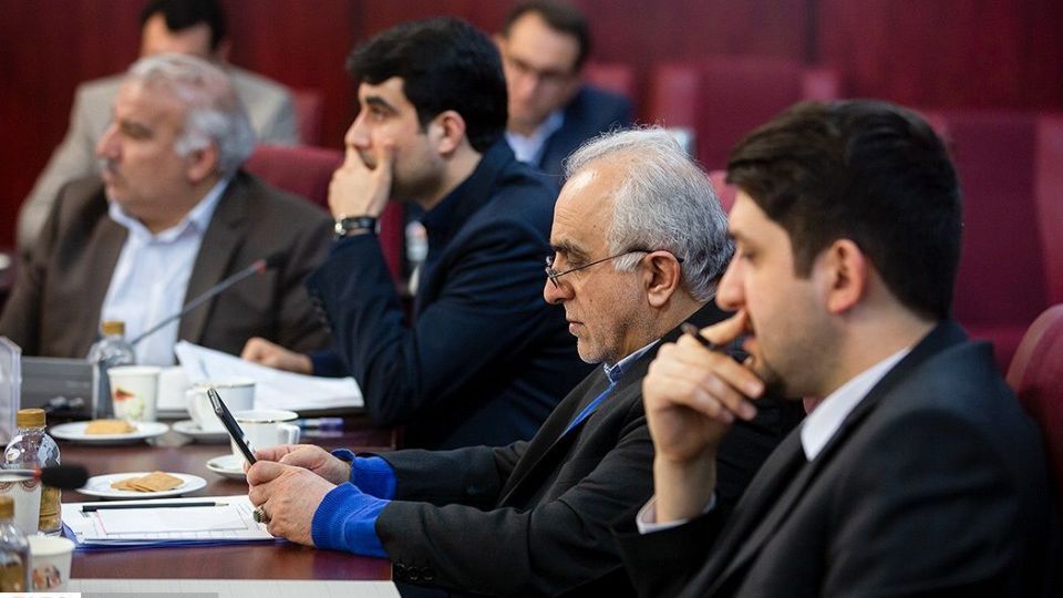 نشست وزیر اقتصاد با «مجمع کارآفرینان جوان»