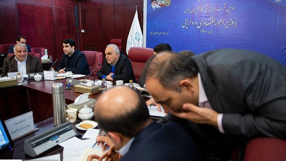 نشست وزیر اقتصاد با «مجمع کارآفرینان جوان»