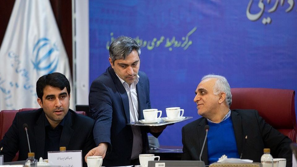 نشست وزیر اقتصاد با «مجمع کارآفرینان جوان»