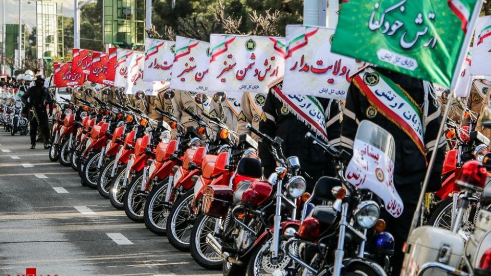 رژه موتور سواران نیرو‌های مسلح