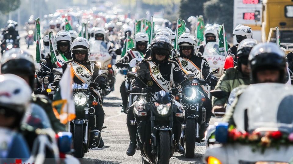 رژه موتور سواران نیرو‌های مسلح