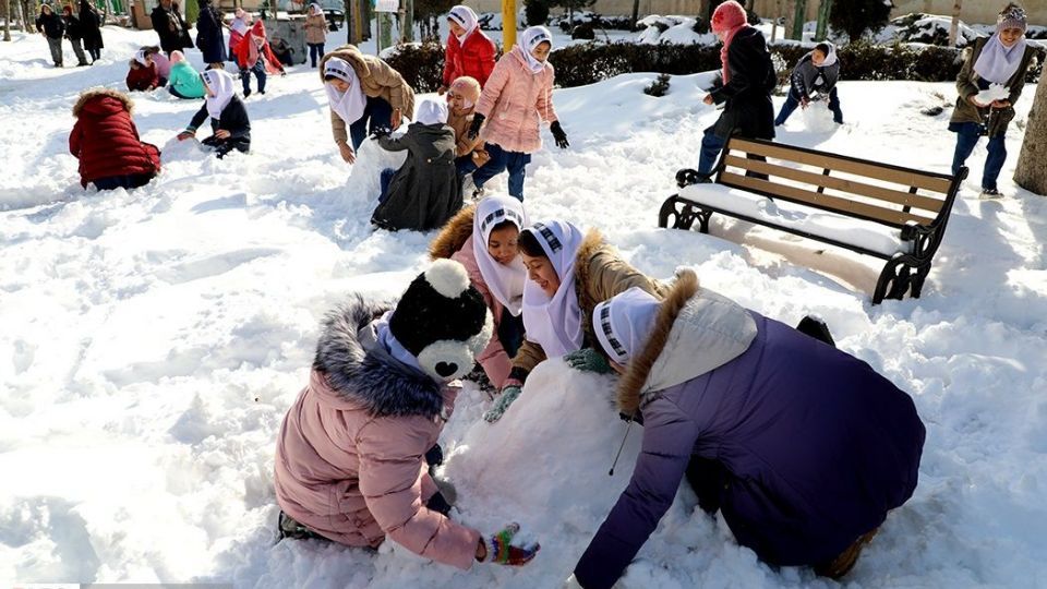 جشنواره تندیس‌های برفی در اردبیل