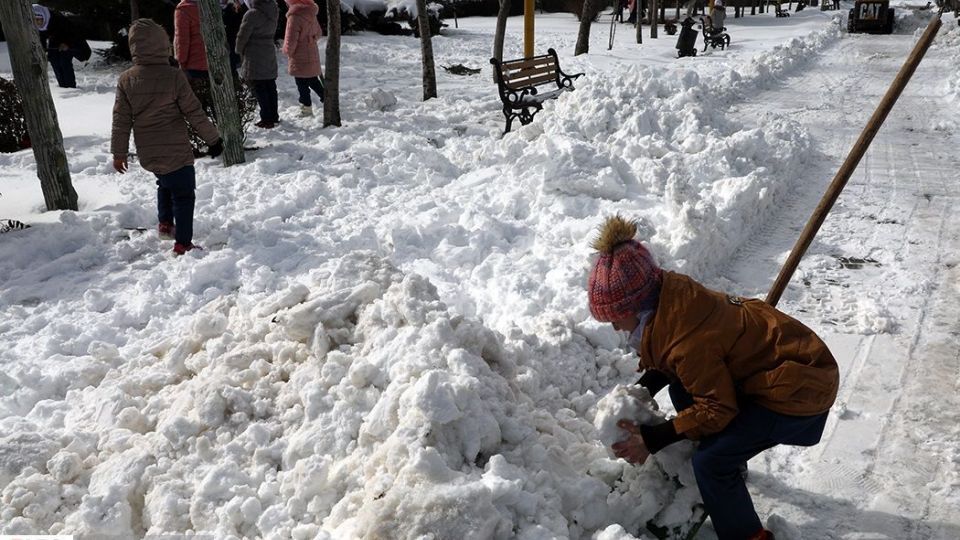 جشنواره تندیس‌های برفی در اردبیل