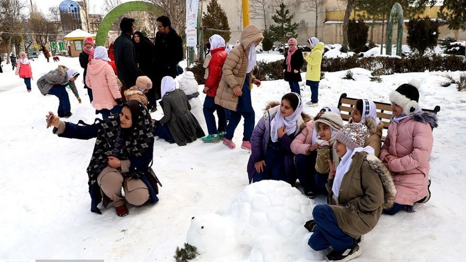 جشنواره تندیس‌های برفی در اردبیل
