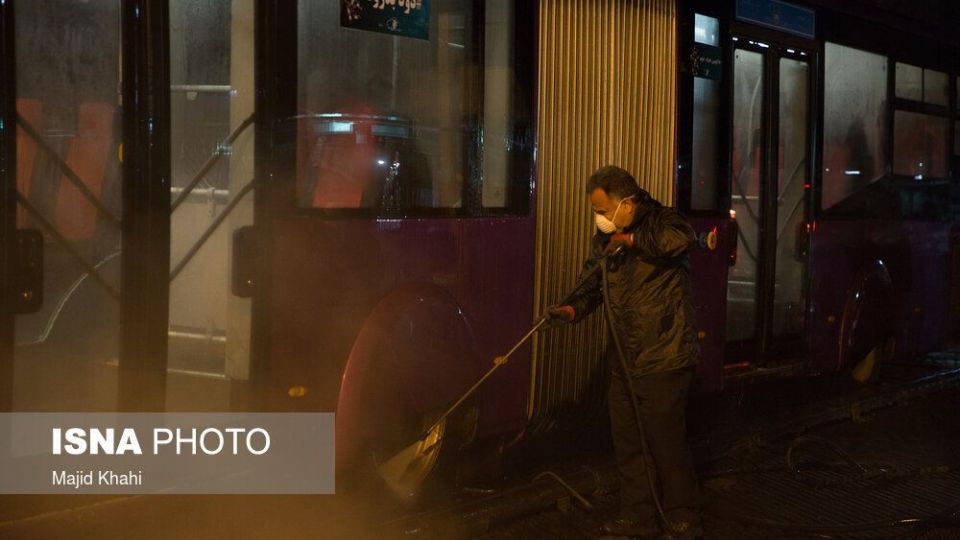 ضدعفونی کردن اتوبوس‌های BRT برای پیشگیری از ابتلا به ویروس کرونا