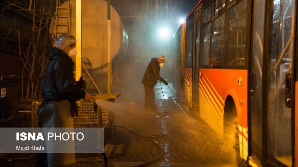 ضدعفونی کردن اتوبوس‌های BRT برای پیشگیری از ابتلا به ویروس کرونا
