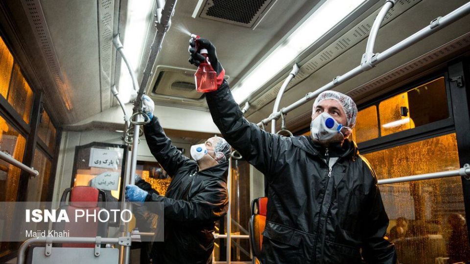 ضدعفونی کردن اتوبوس‌های BRT برای پیشگیری از ابتلا به ویروس کرونا