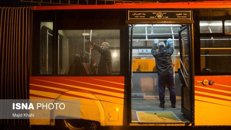 ضدعفونی کردن اتوبوس‌های BRT برای پیشگیری از ابتلا به ویروس کرونا