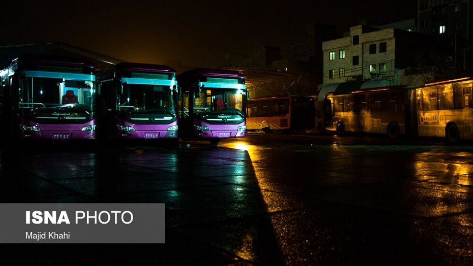 ضدعفونی کردن اتوبوس‌های BRT برای پیشگیری از ابتلا به ویروس کرونا