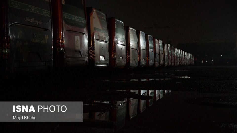 ضدعفونی کردن اتوبوس‌های BRT برای پیشگیری از ابتلا به ویروس کرونا