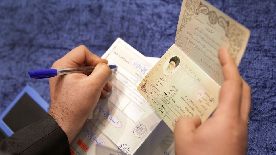  اخذ رأی از حضرت آیت الله خامنه‌ای 