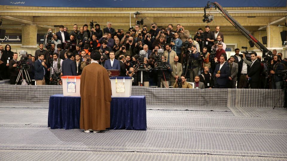  اخذ رأی از حضرت آیت الله خامنه‌ای 