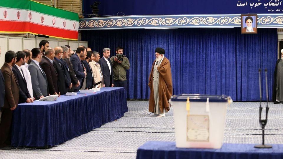  اخذ رأی از حضرت آیت الله خامنه‌ای 