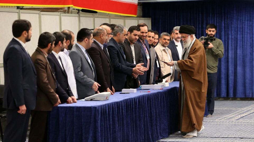  اخذ رأی از حضرت آیت الله خامنه‌ای 