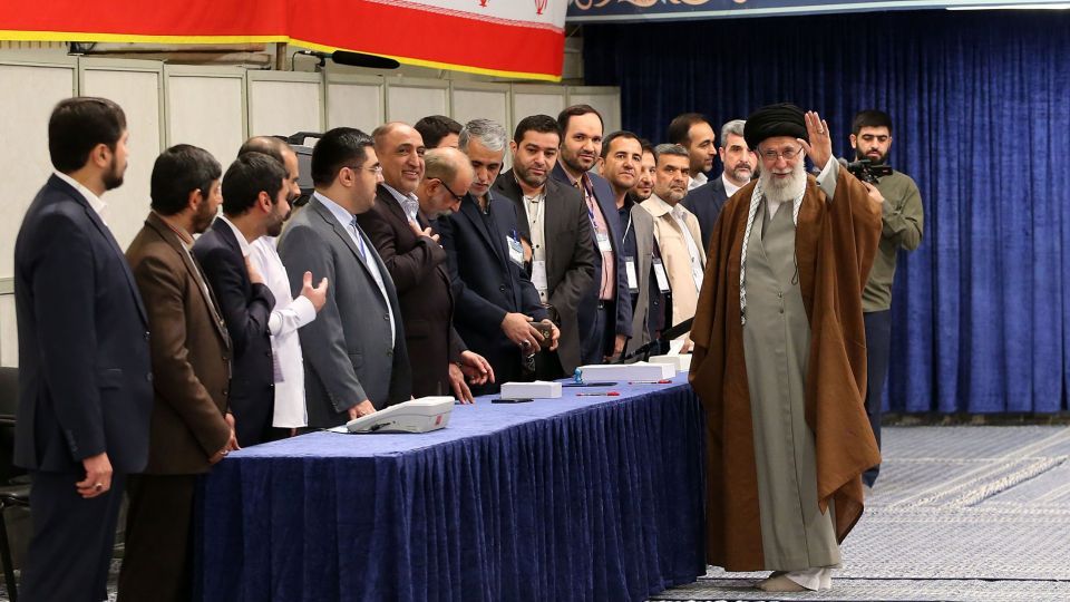  اخذ رأی از حضرت آیت الله خامنه‌ای 