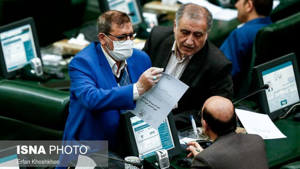 مقابله با ویروس کرونا در صحن علنی مجلس شورای اسلامی