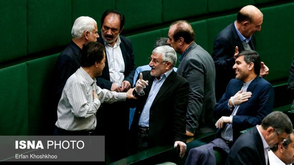 مقابله با ویروس کرونا در صحن علنی مجلس شورای اسلامی
