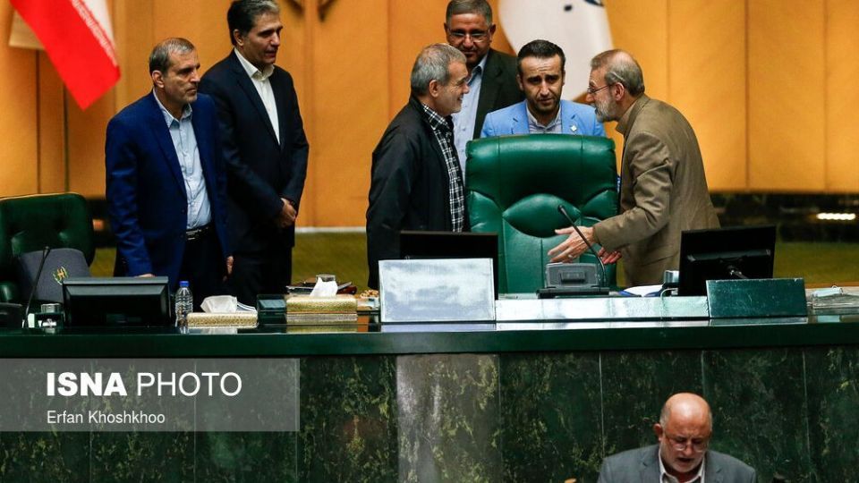 مقابله با ویروس کرونا در صحن علنی مجلس شورای اسلامی