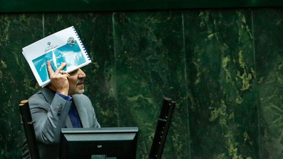 مقابله با ویروس کرونا در صحن علنی مجلس شورای اسلامی