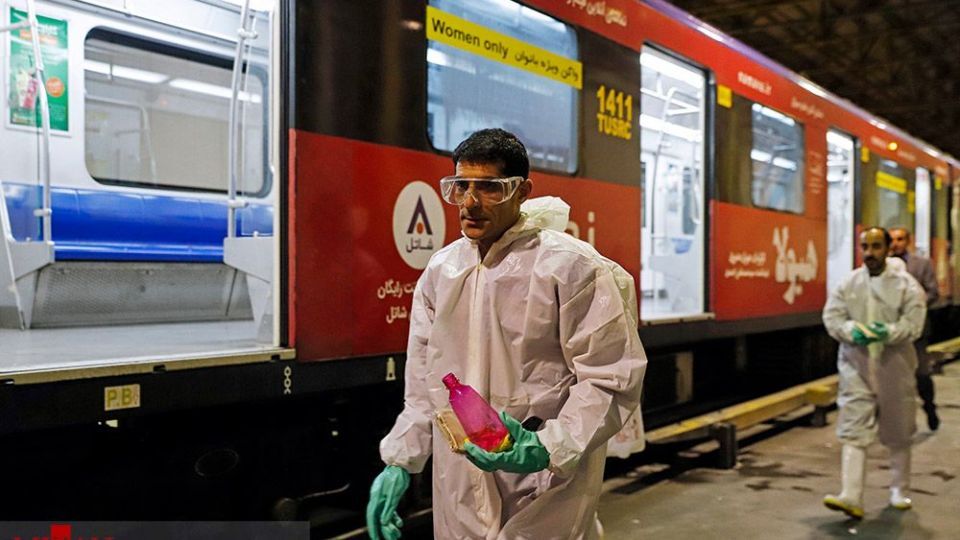  ضدعفونی کردن واگن‌های متروی تهران 