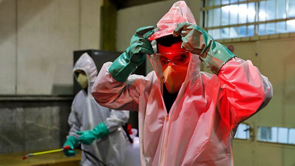  ضدعفونی کردن واگن‌های متروی تهران 