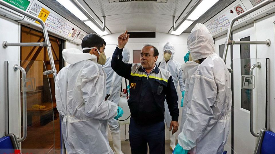  ضدعفونی کردن واگن‌های متروی تهران 