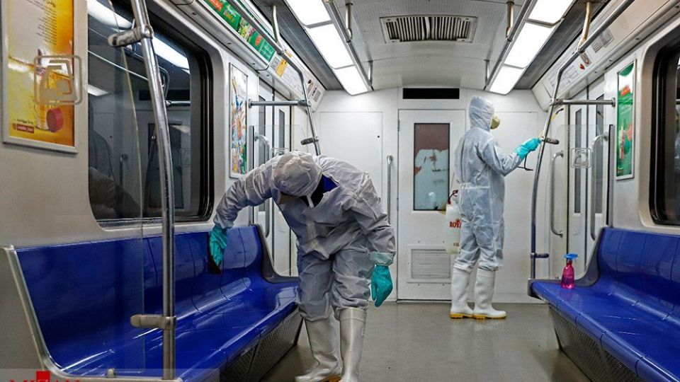  ضدعفونی کردن واگن‌های متروی تهران 