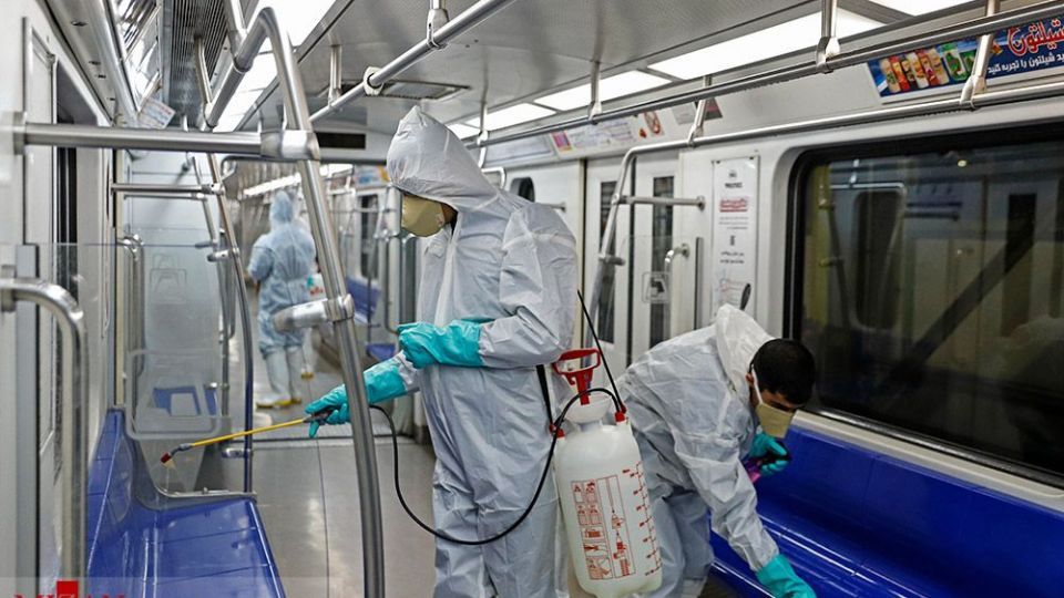  ضدعفونی کردن واگن‌های متروی تهران 