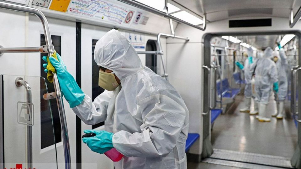  ضدعفونی کردن واگن‌های متروی تهران 